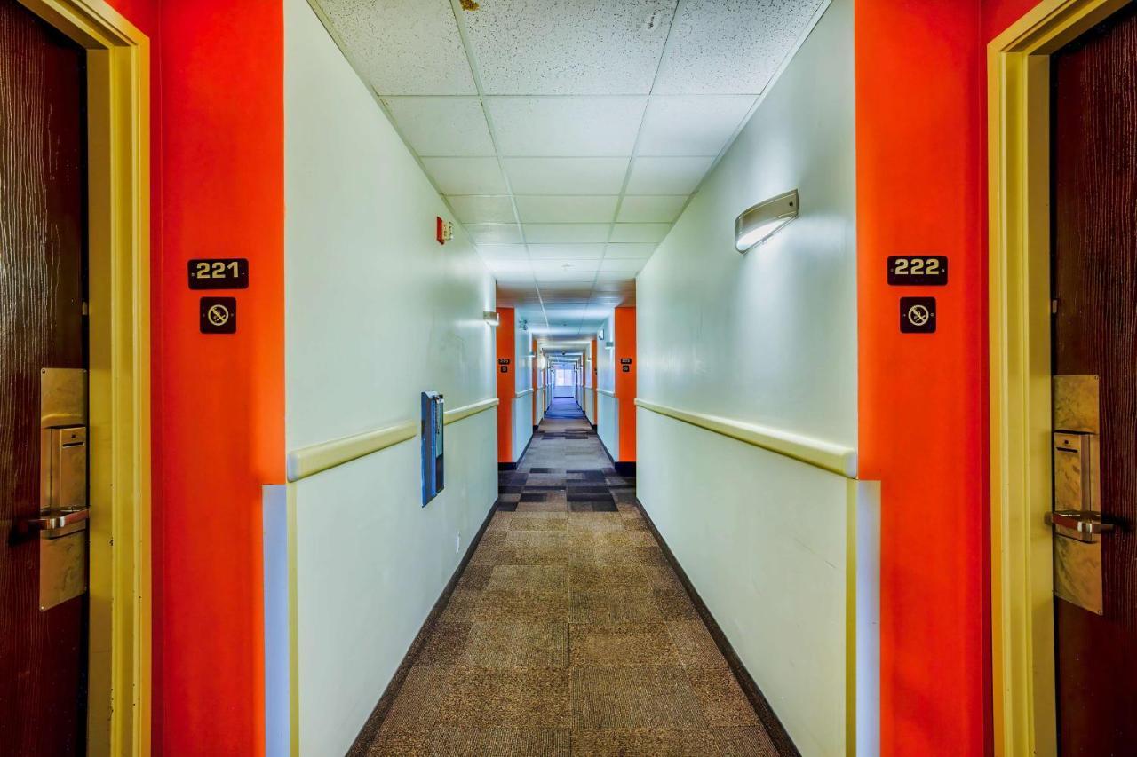 Motel 6-Burlington, On - Toronto West - Oakville Экстерьер фото